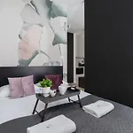 Casa Feliz Zablocie For 4 Guests Cracow By Renters *