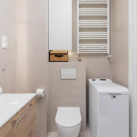 아파트 Casa Feliz Zablocie For 4 Guests Cracow By Renters *