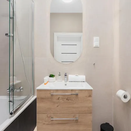 아파트 Casa Feliz Zablocie For 4 Guests Cracow By Renters